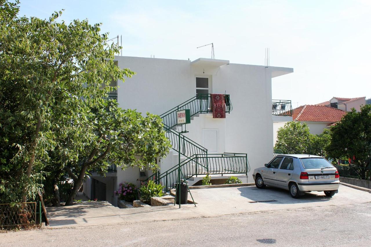 Apartments By The Sea Drvenik Donja Vala, Makarska - 6701 Exterior photo