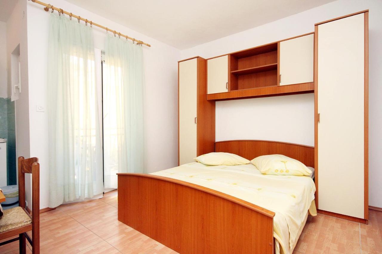 Apartments By The Sea Drvenik Donja Vala, Makarska - 6701 Exterior photo