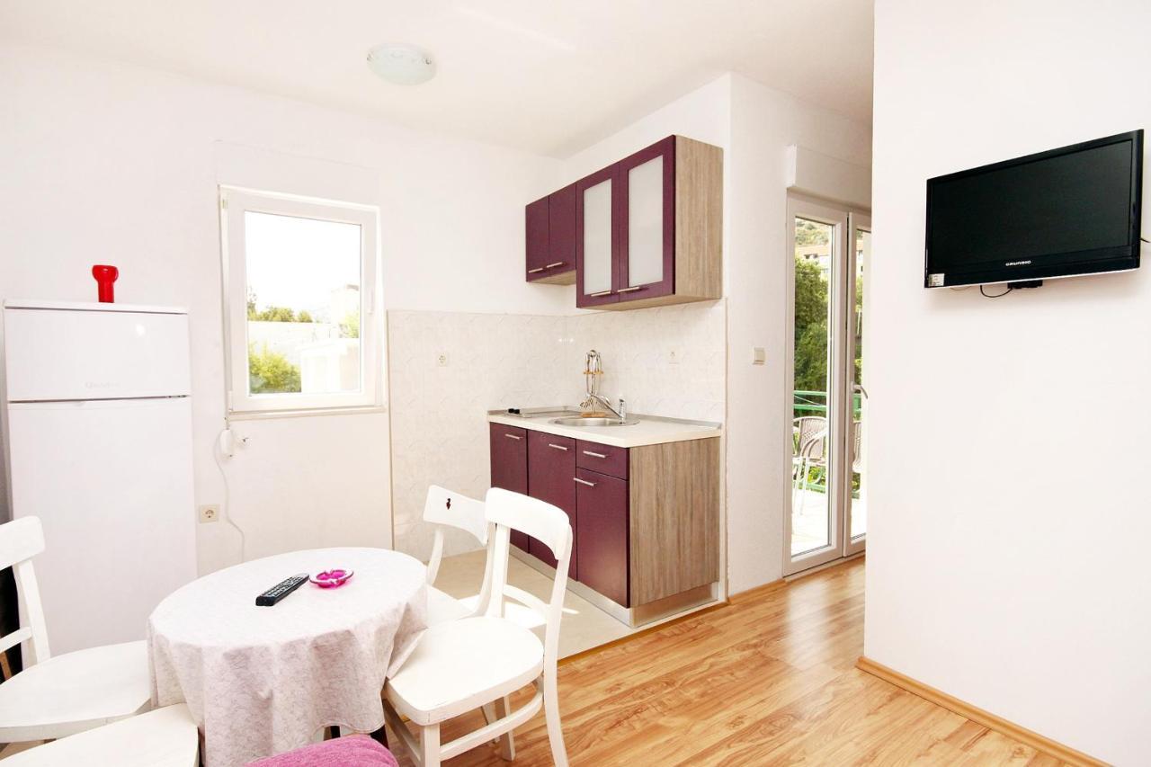 Apartments By The Sea Drvenik Donja Vala, Makarska - 6701 Exterior photo