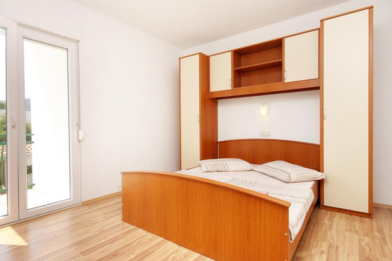 Apartments By The Sea Drvenik Donja Vala, Makarska - 6701 Exterior photo