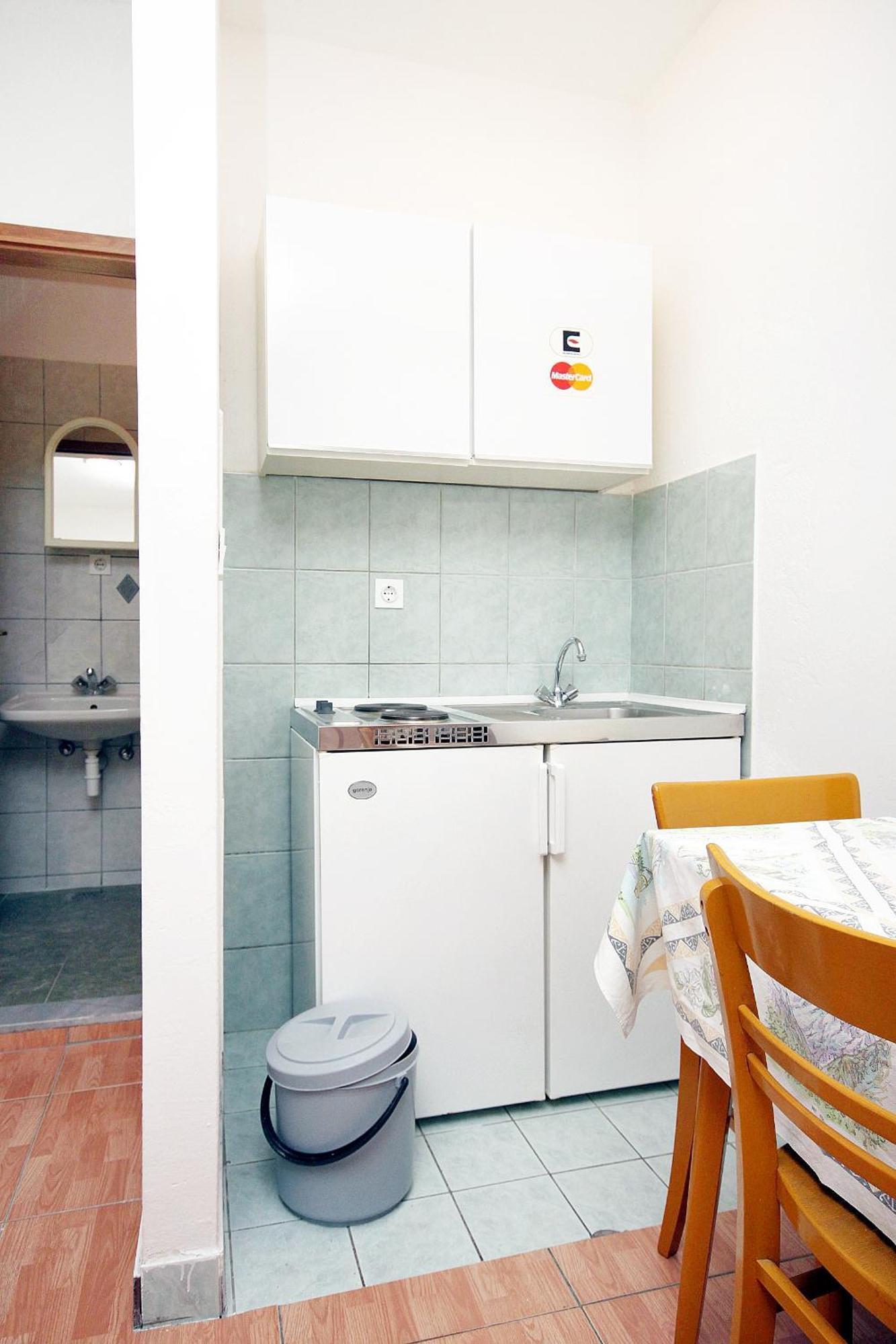 Apartments By The Sea Drvenik Donja Vala, Makarska - 6701 Exterior photo